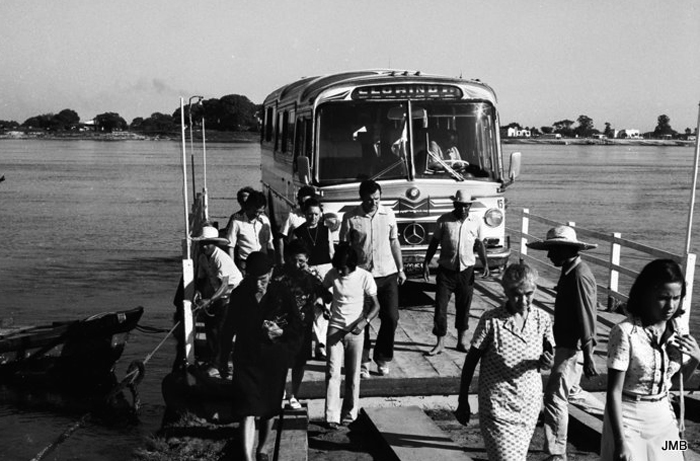 AÑO 1975 - BLANCO Y NEGRO - VIDA CAMPESINA EN PARAGUAY (JOSÉ MARÍA BLANCH)